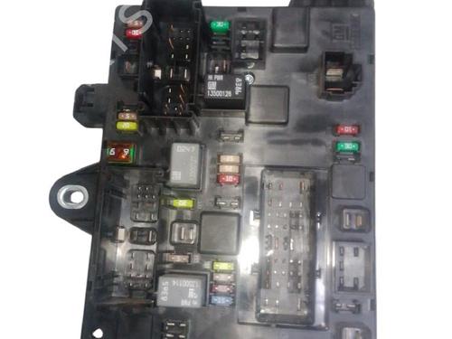 Used Fuse box Fuse box 38553999 38553999