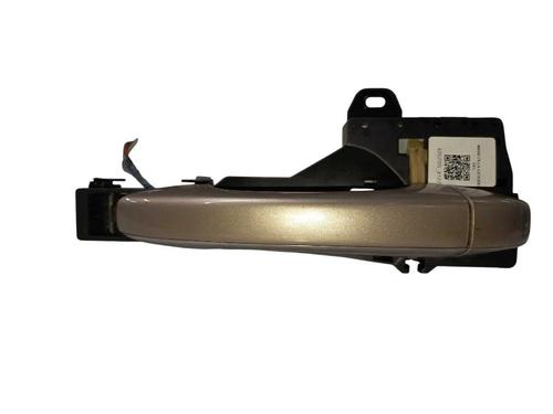 Used Front right exterior door handle Front right exterior door handle 38218857 38218857