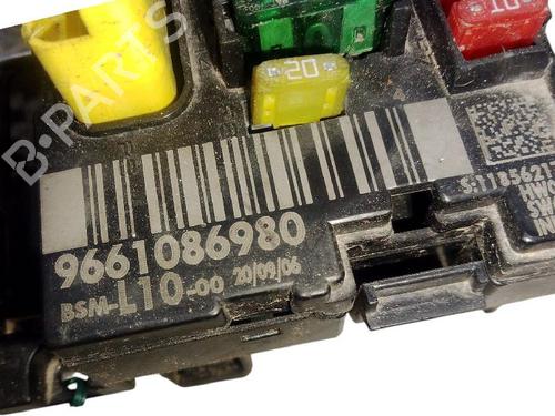 Used Fuse box Fuse box 39163583 39163583