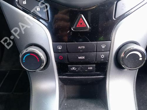 climate-control-ford-focus-iii-2010-2011-2012-2013-2014-2015-2016-2017-2018-2019-2020-38207884 main image