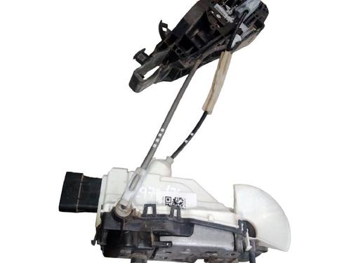front-left-lock-citroen-c4-cactus-2014-39225376 main image