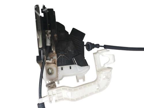 front-left-lock-kia-carens-iv-2013-38218593 main image