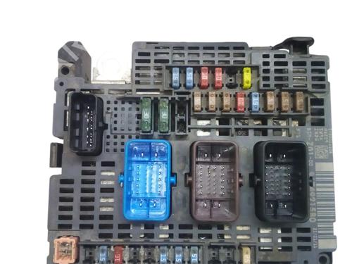 Used Fuse box Fuse box 38554932 38554932