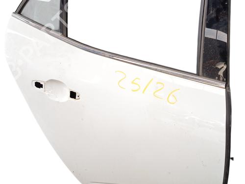 right-rear-door-renault-megane-iv-hatchback-b9amn_-2015-38220485 main image