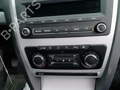 Used Climate control Climate control 38203910 38203910