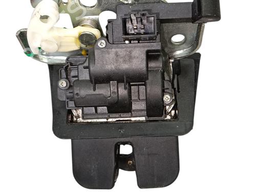 tailgate-lock-audi-a4-b8-8k2-2007-2008-2009-2010-2011-2012-2013-2014-2015-2016-2017-38219233 main image