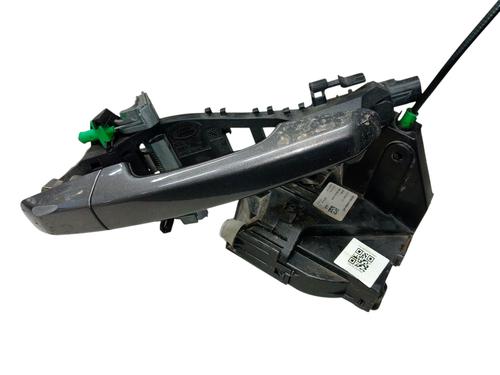 rear-right-lock-jaguar-f-pace-x761-2015-38211053 main image