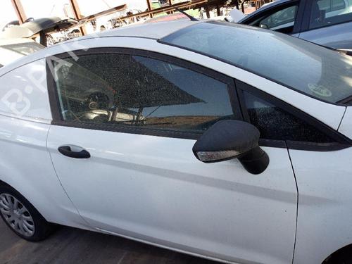 Used Right front door Right front door 39197843 39197843