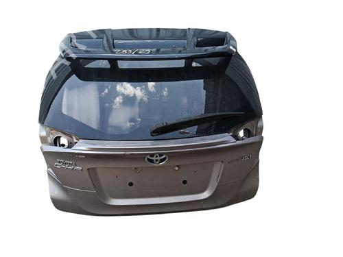 tailgate-toyota-c-hr-_x1_-2016-38554188 main image