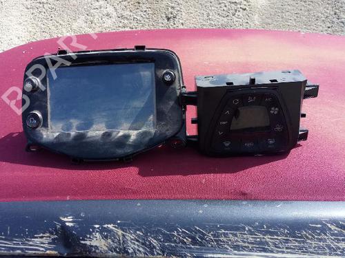 climate-control-toyota-aygo-_b4_-2014-38220044 main image