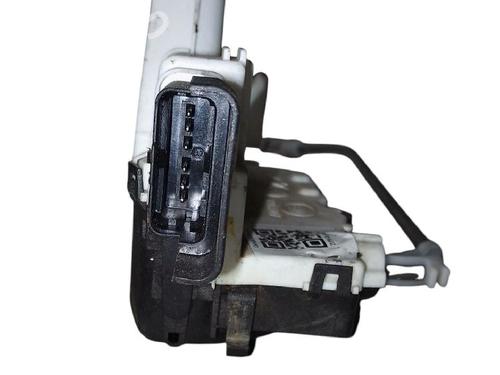 front-left-lock-citroen-c4-cactus-2014-38205340 main image