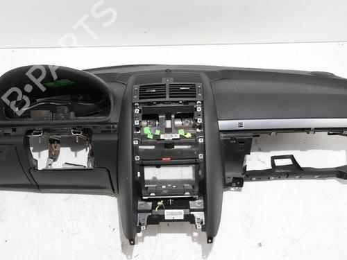 dashboard-peugeot-407-coupe-6c_-2005-36620232 main image