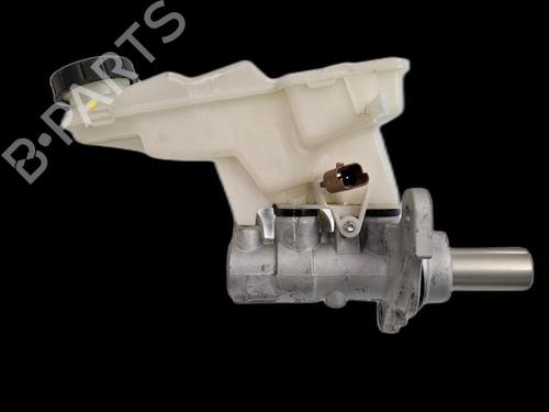 Used Brake master cylinder Brake master cylinder PEUGEOT 308 II (LB_, LP_, LW_, LH_, L3_) 1.2 THP 130 (131 hp) 36638058 36638058