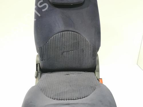 Sæde bagtil (2. række) Sæde bagtil (2. række) 36600434 36600434
