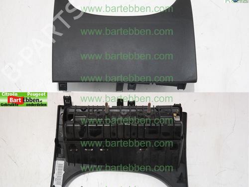 Knæ Airbag Knæ Airbag CITROËN C5 III (RD_) 2.0 HDi (RDRHD8, RDRHDJ, RDRHR8, RDRHRJ) (136 hp) 36610436 36610436