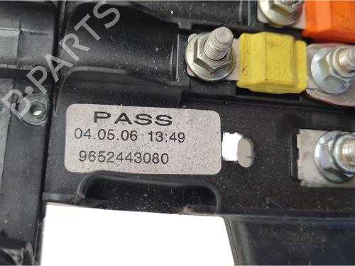 Used Fuse box Fuse box 36875472 36875472