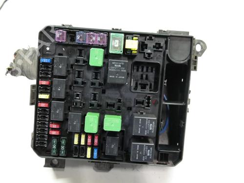 Used Fuse box Fuse box PEUGEOT 4007 (VU_, VV_) 2.2 HDi (156 hp) 36614853 36614853
