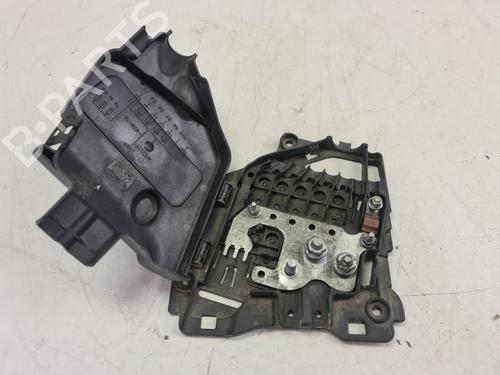 Used Fuse box Fuse box 36628084 36628084