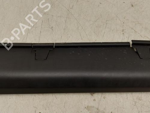 left-sideskirt-peugeot-rifter-2018-36626825 main image