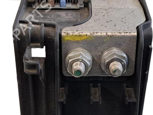 Used Fuse box Fuse box 36626962 36626962