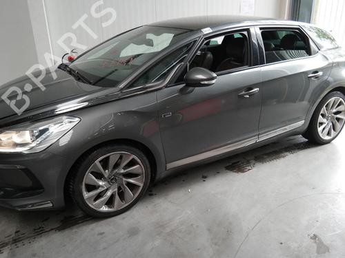 Switch CITROËN DS5 2.0 HDi 200 Hybrid4 All-wheel Drive | BP36616600I30 - Image 32