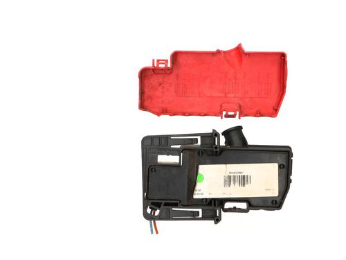 Used Fuse box Fuse box 36625882 36625882