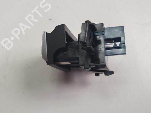 switch-peugeot-rifter-2018-36621782 main image