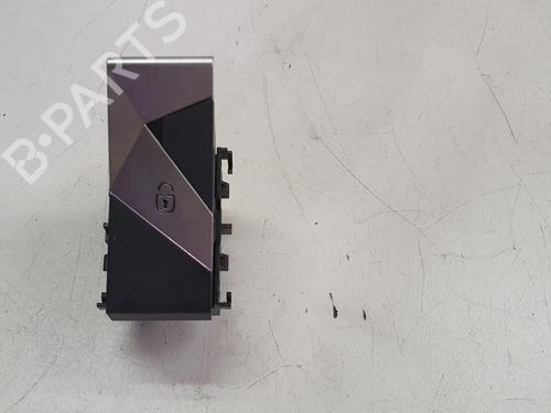 switch-ds-ds-7-crossback-j4_-jr_-jc_-2017-36620291 main image