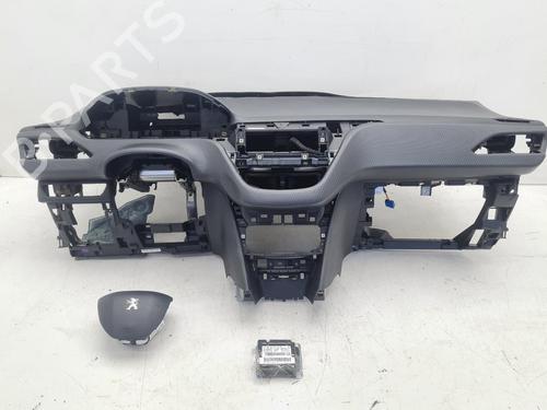 Instrumentbord Instrumentbord PEUGEOT 208 I (CA_, CC_) 1.2 VTI 82 (82 hp) 36637988 36637988