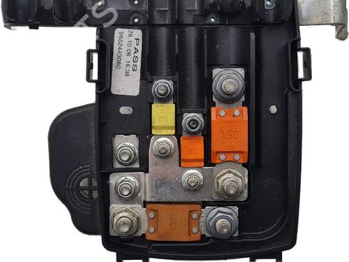 Fuse box PEUGEOT 607 (9D, 9U) 2.7 HDi 24V | BP36840607E1 - Image 3