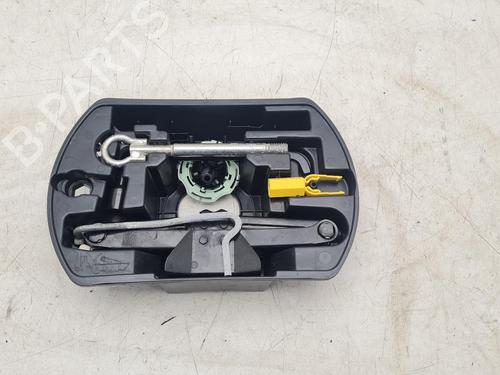 Used Jack Kit Jack Kit PEUGEOT 208 I (CA_, CC_) 1.2 VTI 82 (82 hp) 36639382 36639382