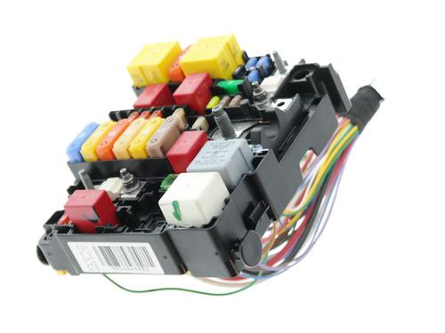 Used Fuse box Fuse box PEUGEOT 3008 II SUV (MC_, MR_, MJ_, M4_) 1.2 THP/ PureTech 130 (MRHNSM, MRHNSU, MRHNSJ, MRHNYW,... (131 hp) 36617701 36617701