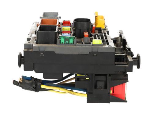 Fuse box CITROËN C5 III Break (RW_) 1.6 THP 155 | BP36633442E1 - Image 5