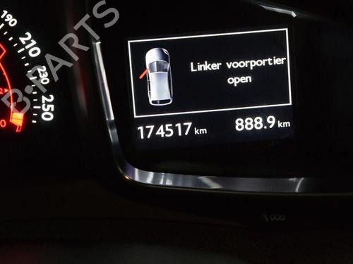 Switch CITROËN DS5 2.0 HDi 200 Hybrid4 All-wheel Drive | BP36618606I30 - Image 8