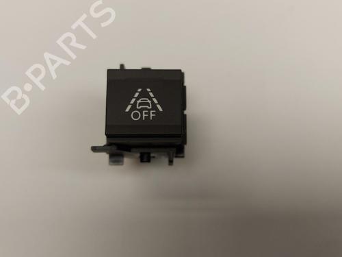 switch-peugeot-rifter-2018-36626989 main image