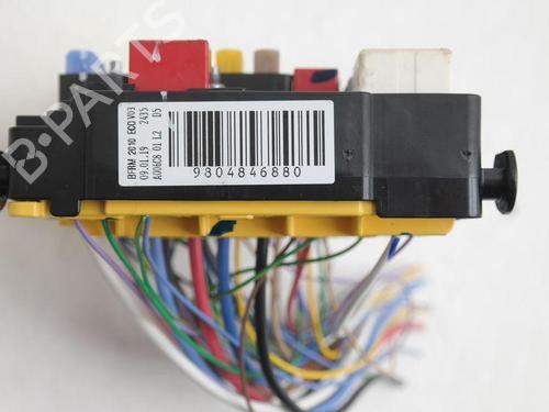 Used Fuse box Fuse box PEUGEOT 3008 II SUV (MC_, MR_, MJ_, M4_) 1.2 THP/ PureTech 130 (MRHNSM, MRHNSU, MRHNSJ, MRHNYW,... (131 hp) 36623777 36623777