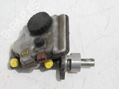 Used Brake master cylinder Brake master cylinder PEUGEOT 106 II (1A_, 1C_) 1.4 i (75 hp) 36622027 36622027