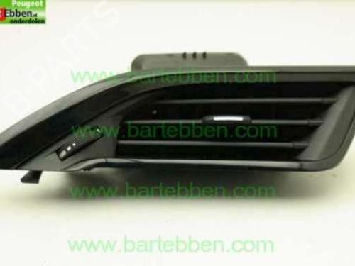 Console centrale Console centrale PEUGEOT 208 I (CA_, CC_) 1.2 VTI 82 (82 hp) 36611752 36611752