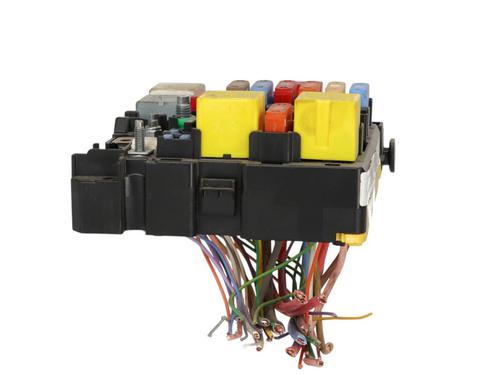 Used Fuse box Fuse box PEUGEOT 3008 II SUV (MC_, MR_, MJ_, M4_) 1.2 THP/ PureTech 130 (MRHNSM, MRHNSU, MRHNSJ, MRHNYW,... (131 hp) 36633723 36633723
