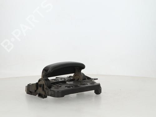 Høyre bak utvendig håndtak Høyre bak utvendig håndtak 38450121 38450121