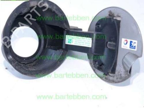 Used Fuel flap Fuel flap PEUGEOT 3008 I MPV (0U_) 2.0 HDi Hybrid4 (0URHCA) (200 hp) 36608395 36608395