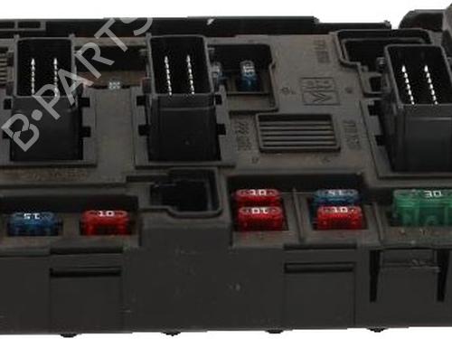 Used Fuse box Fuse box 36637660 36637660