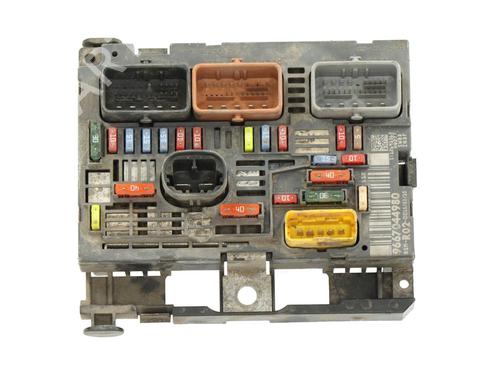 Fuse box CITROËN C5 III (RD_) 1.6 THP 155 (RD5FV8, RD5FNA) | BP36630094E1 - Image 4