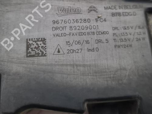 Used Right daytime light Right daytime light 36634783 36634783