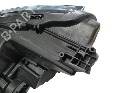 Used Right headlight Right headlight CITROËN C4 III (BA_, BB_, BC_) 1.2 PureTech 130 (BAHNSA, BAHNSB) (130 hp) 36636777 36636777