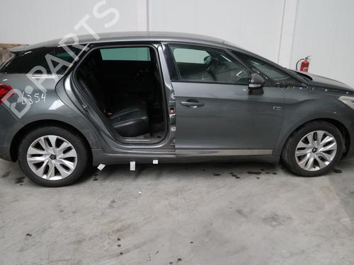 Switch CITROËN DS5 2.0 HDi 200 Hybrid4 All-wheel Drive | BP36618606I30 - Image 26