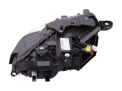 Used Left headlight Left headlight PEUGEOT 308 III (FB_, FH_, FP_, F3_, FM_) Hybrid 136 (FPHPYC) (136 hp) 36631872 36631872