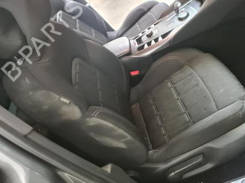 Switch CITROËN DS5 2.0 HDi 200 Hybrid4 All-wheel Drive | BP36627214I30 - Image 24
