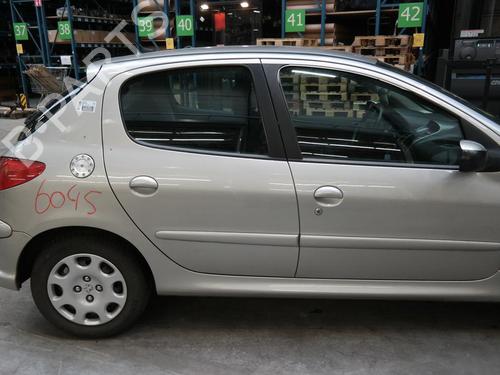 Middle console PEUGEOT 206 Hatchback (2A/C) 1.4 i | BP36612193I22 - Image 2