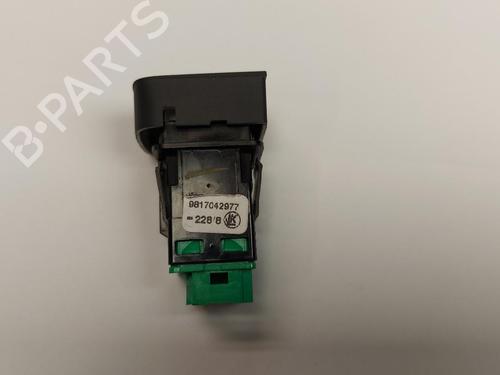 switch-peugeot-rifter-2018-36626987 main image
